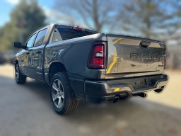 Ram 1500 Express 4x4 Crew Cab 5'7" Box 2026