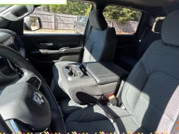 Ram 1500 Express 4x4 Crew Cab 5'7" Box 2026