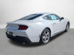 Ford Mustang EcoBoost Fastback 2026