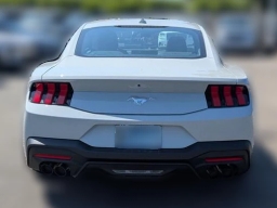 Ford Mustang EcoBoost Fastback 2026