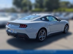 Ford Mustang EcoBoost Fastback 2026