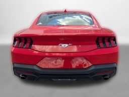 Ford Mustang EcoBoost Fastback 2025