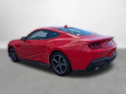 Ford Mustang EcoBoost Fastback 2025