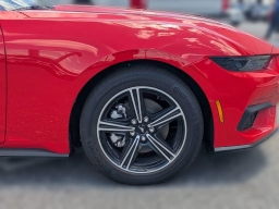 Ford Mustang EcoBoost Fastback 2025