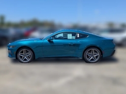 Ford Mustang EcoBoost Fastback 2026