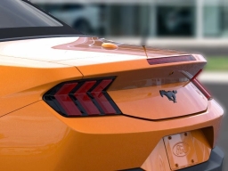 Ford Mustang EcoBoost Convertible 2026
