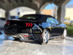 Ford Mustang EcoBoost Convertible 2026