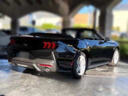 Ford Mustang EcoBoost Convertible 2026