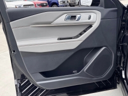 Ford Explorer Active w/200A Pkg RWD 2026