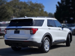 Ford Explorer Active w/200A Pkg RWD 2026
