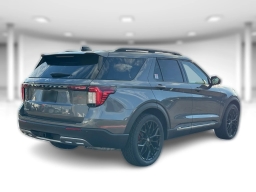 Ford Explorer Active RWD 2025