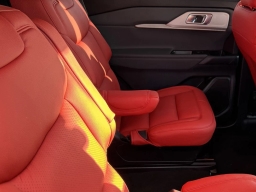 Ford Explorer Active RWD 2025