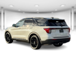 Ford Explorer Active RWD 2025