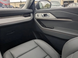 Ford Explorer Active w/200A Pkg RWD 2026