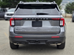 Ford Explorer Active w/200A Pkg RWD 2026