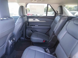 Ford Explorer Active w/200A Pkg RWD 2026