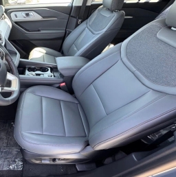 Ford Explorer Active w/200A Pkg RWD 2026