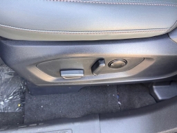 Ford Explorer Active w/200A Pkg RWD 2026