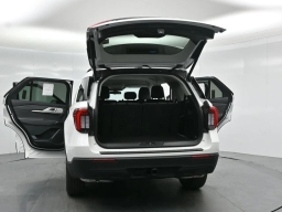 Ford Explorer Active w/200A Pkg RWD 2026