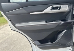 Ford Explorer Active w/200A Pkg RWD 2026