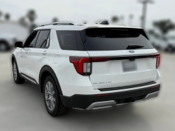 Ford Explorer Platinum RWD 2026