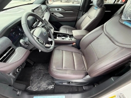 Ford Explorer Platinum RWD 2026