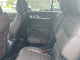 Ford Explorer Platinum RWD 2026