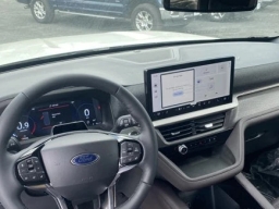 Ford Explorer Platinum RWD 2026