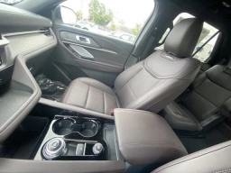 Ford Explorer Platinum RWD 2026