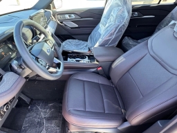 Ford Explorer Platinum RWD 2026