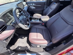 Ford Explorer Platinum RWD 2026