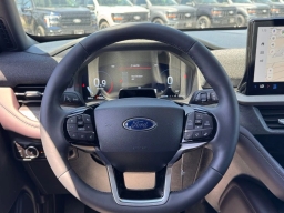 Ford Explorer Platinum RWD 2026