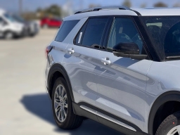Ford Explorer Platinum RWD 2026