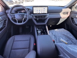 Ford Explorer Platinum RWD 2026
