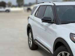 Ford Explorer Platinum RWD 2026