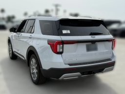 Ford Explorer Platinum RWD 2026