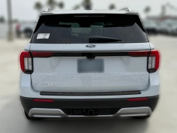Ford Explorer Platinum RWD 2026