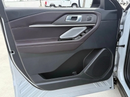 Ford Explorer Platinum RWD 2026