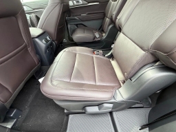 Ford Explorer Platinum RWD 2026