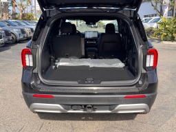 Ford Explorer Platinum RWD 2026