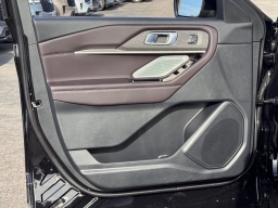 Ford Explorer Platinum RWD 2026