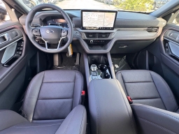 Ford Explorer Platinum RWD 2026