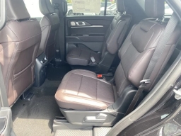 Ford Explorer Platinum RWD 2026