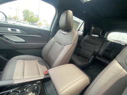 Ford Explorer Platinum RWD 2026