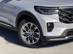 Ford Explorer Platinum RWD 2026