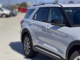 Ford Explorer Platinum RWD 2026