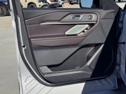 Ford Explorer Platinum RWD 2026