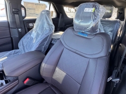Ford Explorer Platinum RWD 2026