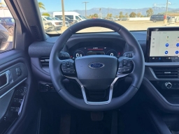 Ford Explorer Platinum RWD 2026