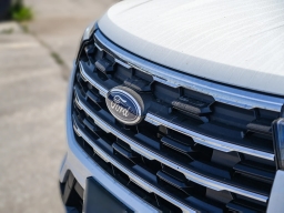 Ford Explorer Active w/100A Pkg 4WD 2026